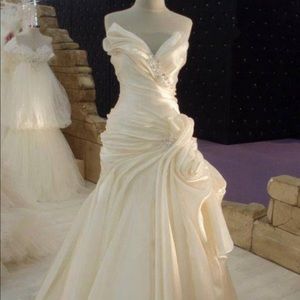 Ivory wedding dress for bride
